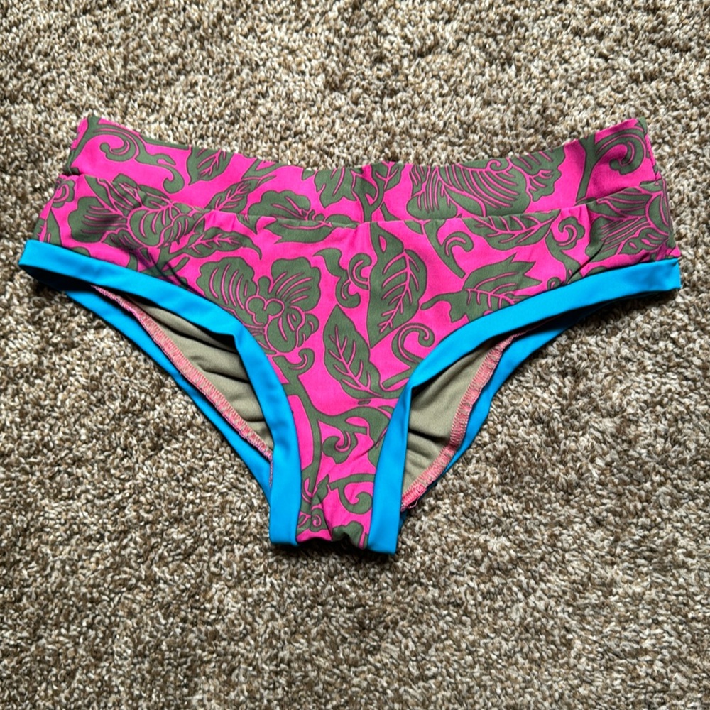 Cute pole shorts/swimsuit bottom